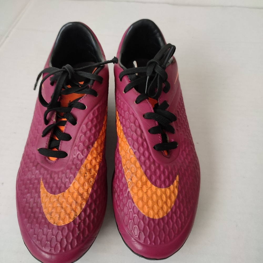 Nike Cleats - Picture 7 of 16